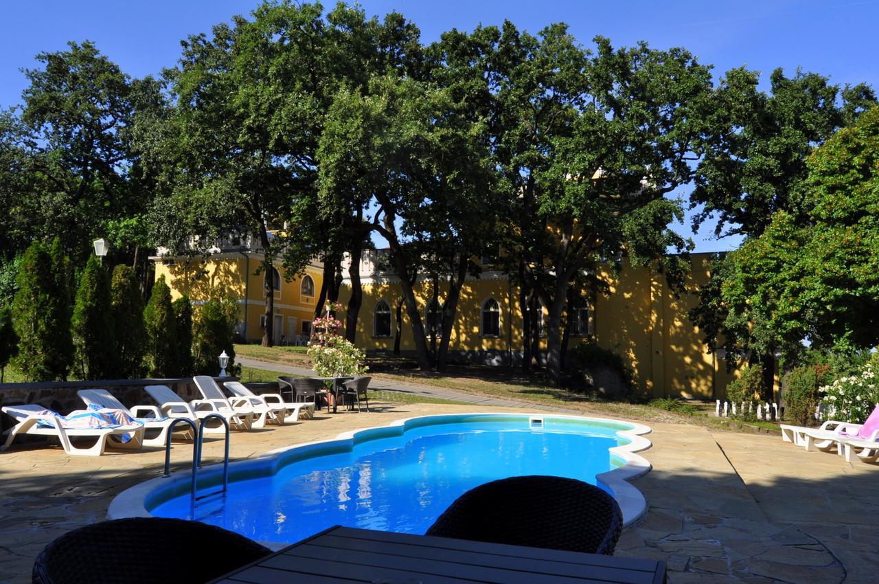 Sir David Balaton Castle Apartmanok Balatonszepezd Exterior photo
